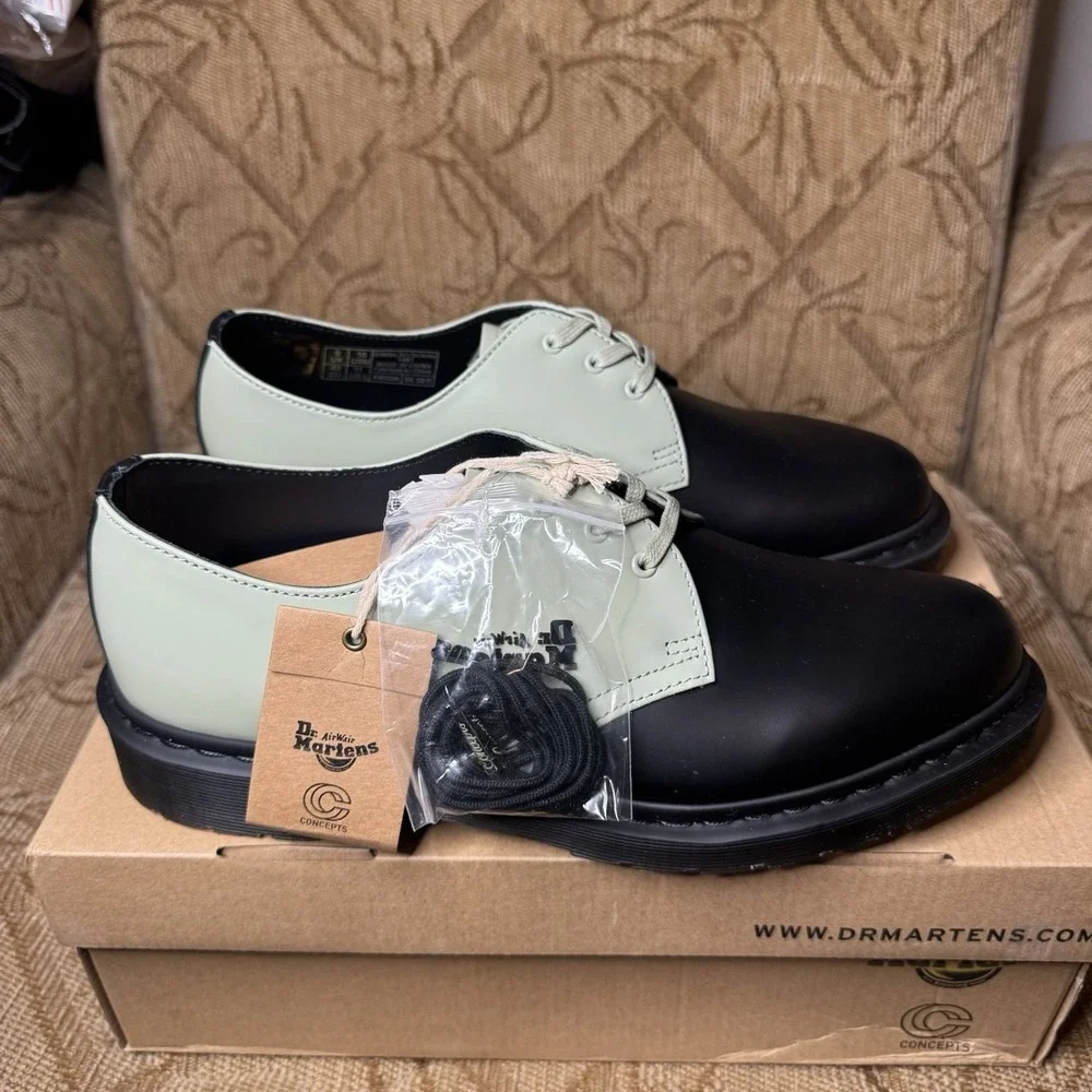 DR.‎ MARTENS 1461 CONCEPTS SIZE 8 AW004 BLACK GREEN  LEATHER DERBY SHOES